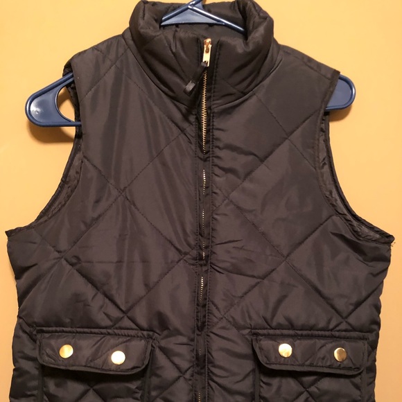 VEST - Picture 2 of 6